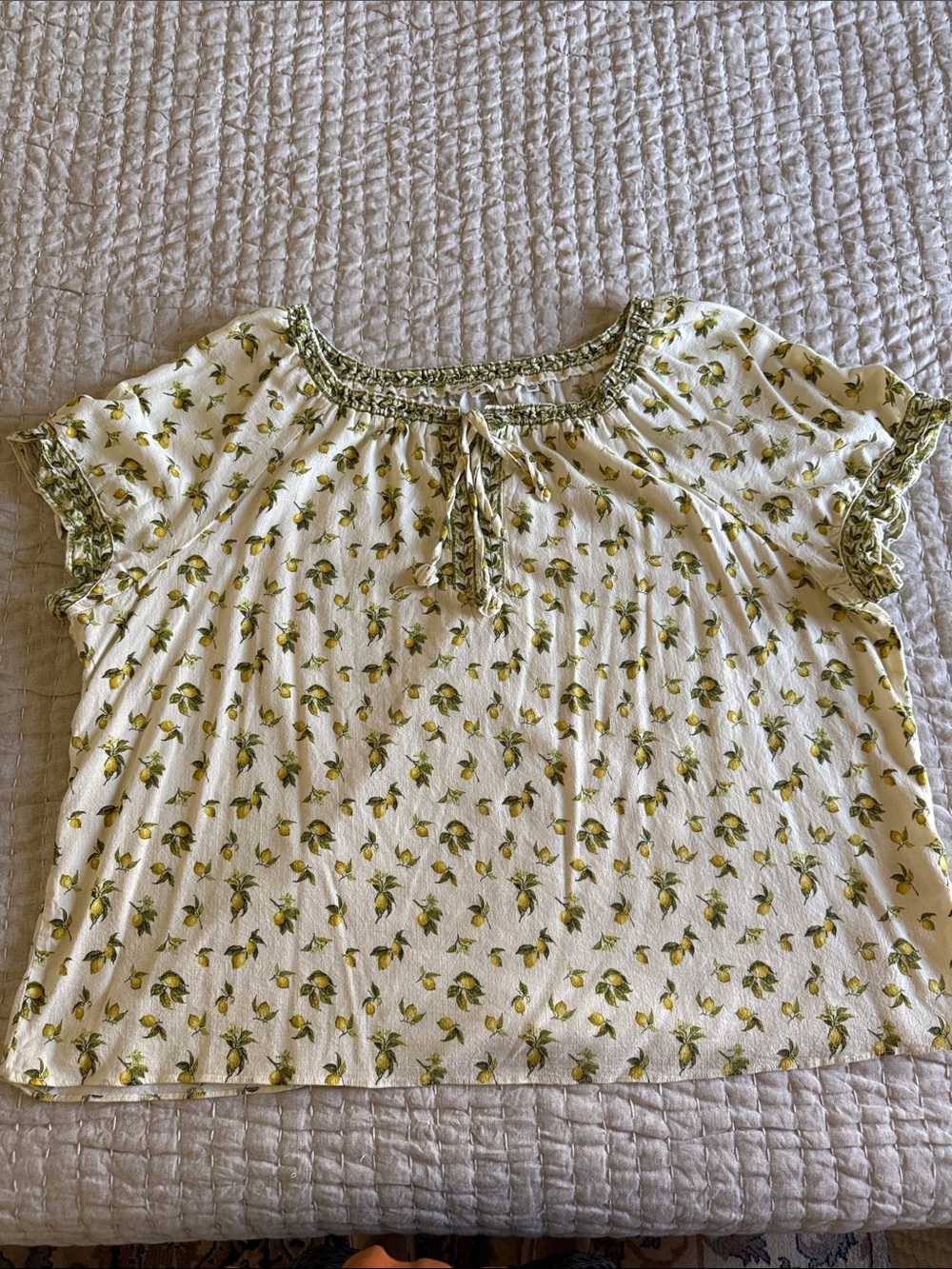 Cream Floral Peasant Top with Green Trim by Max Studio size 3x